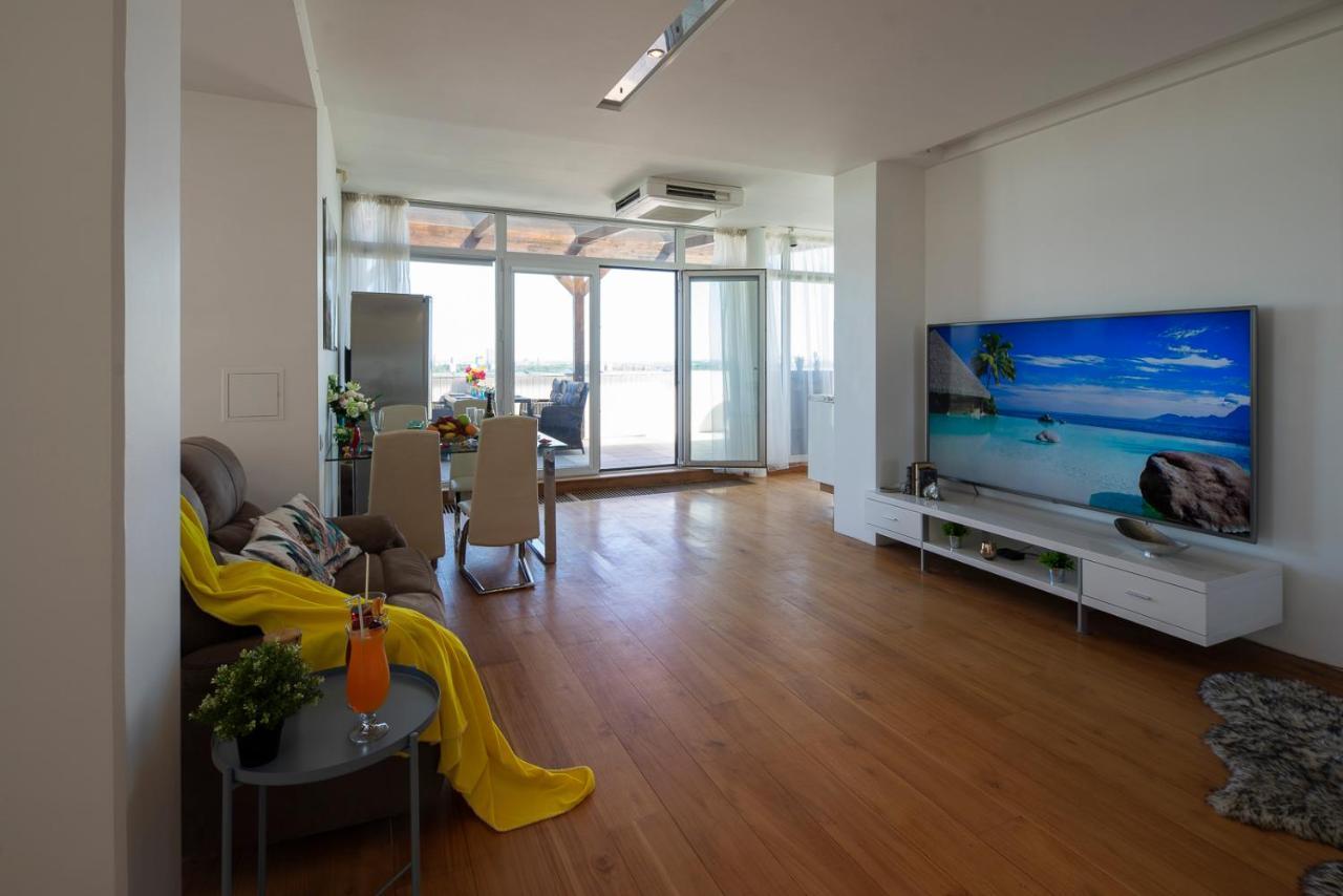 Skyhouse Riga Private Penthouse And Spa Kültér fotó